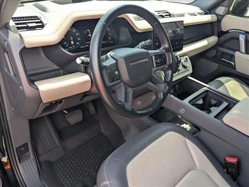 2023 Land Rover Defender 130 X-Dynamic SE