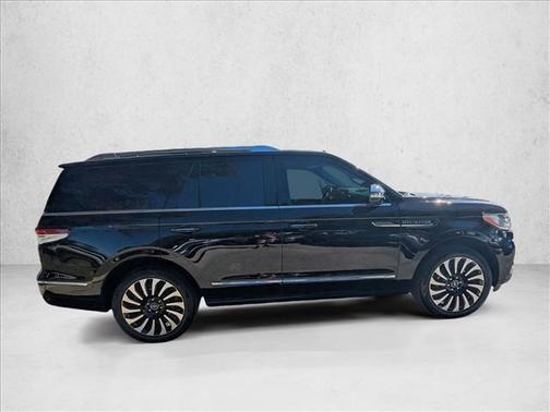 2022 Lincoln Navigator Black Label
