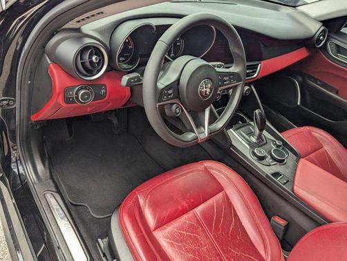 Alfa Black 2019 Alfa Romeo Giulia Base
