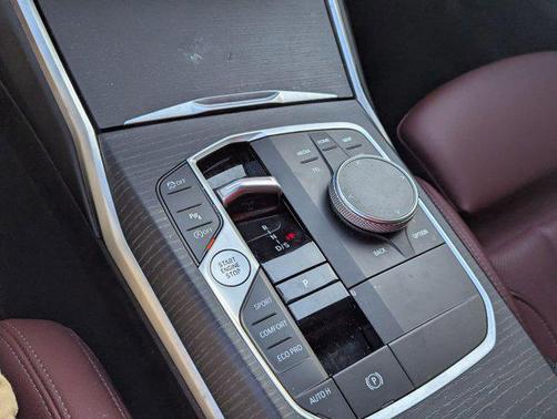 Alpine White 2025 BMW 330 330i