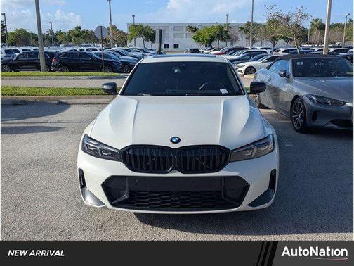 Alpine White 2025 BMW 330 330i
