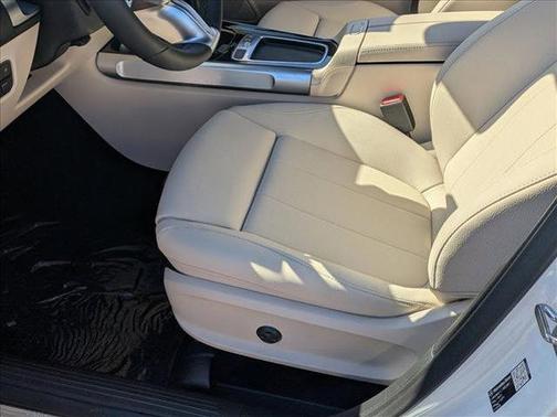 Polar White 2026 Mercedes-Benz GLB 250 Base