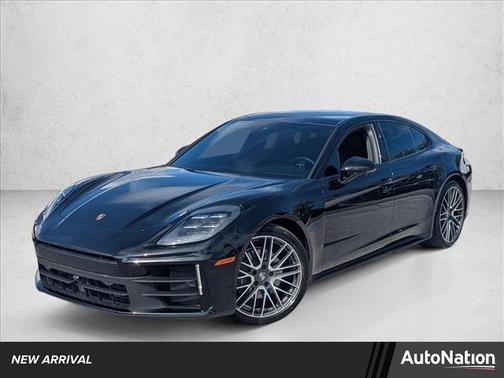2024 Porsche Panamera 4