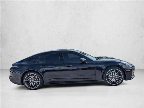 2024 Porsche Panamera 4