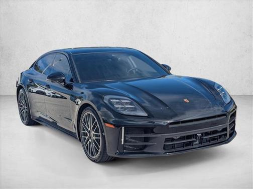 2024 Porsche Panamera 4