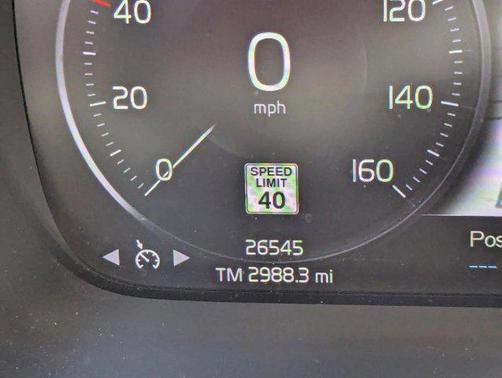 Denim Blue Metallic 2022 Volvo XC40 T5 Momentum