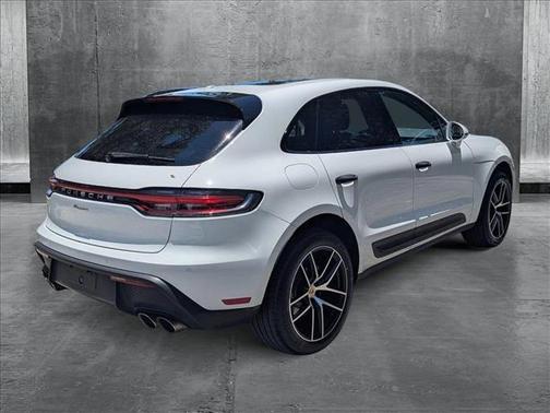 2023 Porsche Macan Base