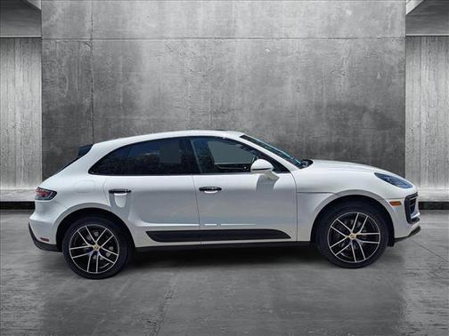 2023 Porsche Macan Base