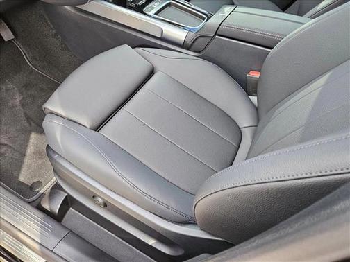 2025 Mercedes-Benz GLB 250 Base