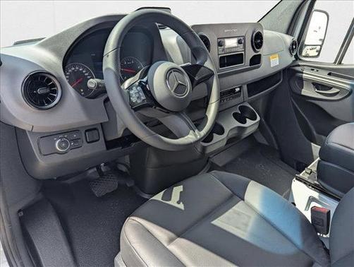 2025 Mercedes-Benz Sprinter 2500 Standard Roof