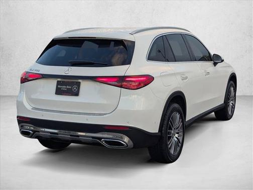 Polar White 2026 Mercedes-Benz GLC 300 Base