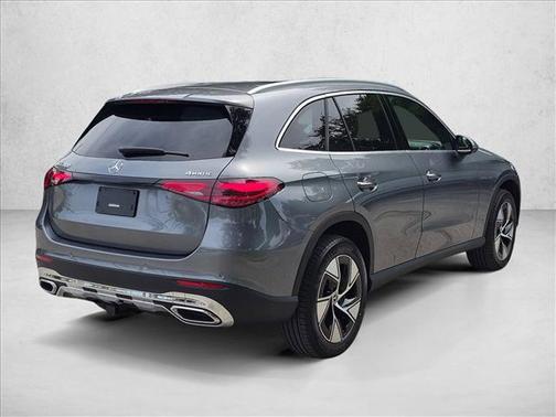 Selenite Grey Metallic 2023 Mercedes-Benz GLC 300 4MATIC