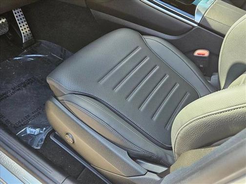 2025 Mercedes-Benz GLC 350e Base