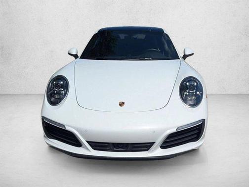 Carrara White Metallic 2018 Porsche 911 Carrera 4S