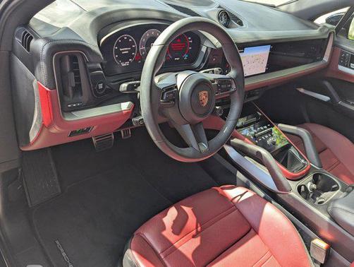 2024 Porsche Cayenne S