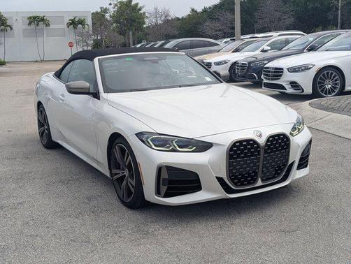 Mineral White Metallic 2023 BMW M440 i xDrive