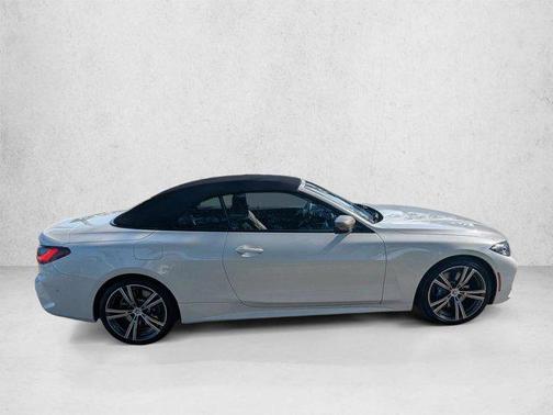 Mineral White Metallic 2023 BMW M440 i xDrive