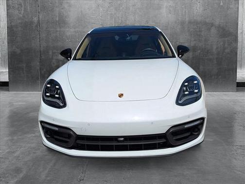 2022 Porsche Panamera 4