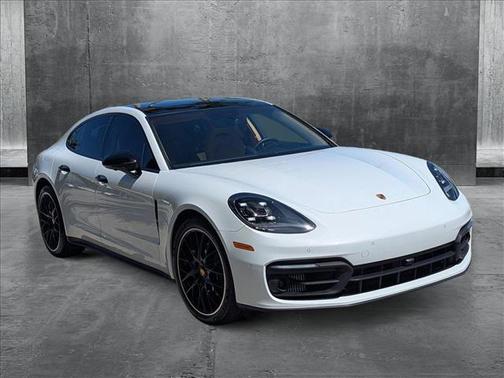 2022 Porsche Panamera 4