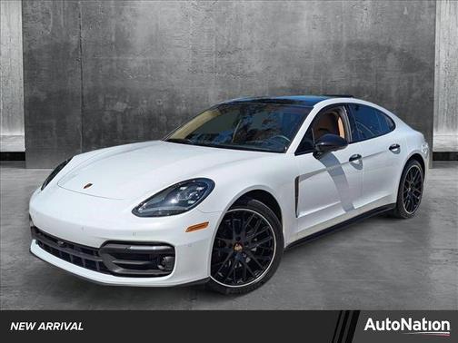 2022 Porsche Panamera 4