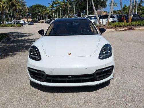 2022 Porsche Panamera 4