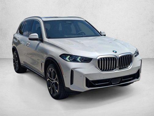 Mineral White Metallic 2024 BMW X5 xDrive40i