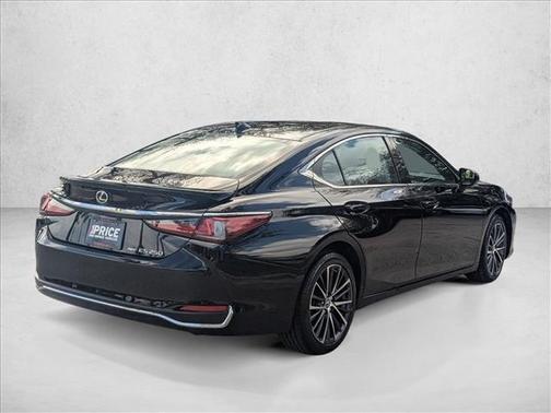 2023 Lexus ES 250 Base