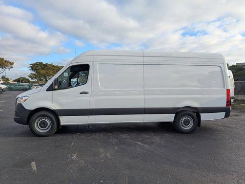 2025 Mercedes-Benz Sprinter 2500 High Roof