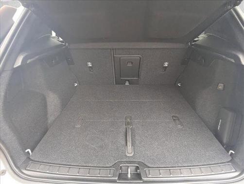 2023 Volvo XC40 B5 Plus Dark Theme