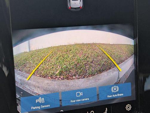 2023 Volvo XC40 B5 Plus Dark Theme