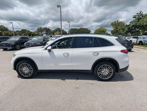 2026 Mercedes-Benz GLC 300 Base