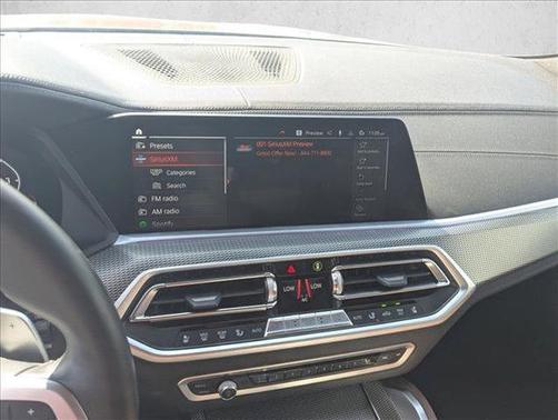 Manhattan Green Metallic 2022 BMW X6 xDrive40i