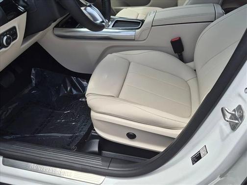 Polar White 2026 Mercedes-Benz GLA 250 4MATIC