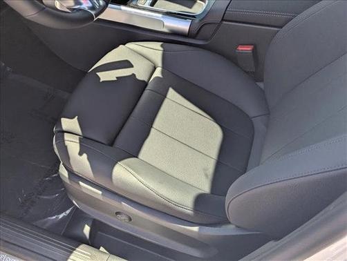 Polar White 2026 Mercedes-Benz GLB 250 Base
