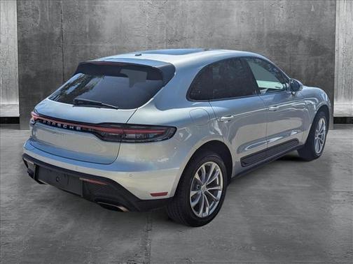 2022 Porsche Macan Base