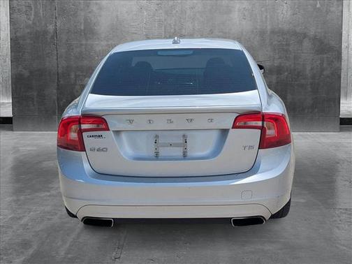 2016 Volvo S60 T5 Drive-E Premier