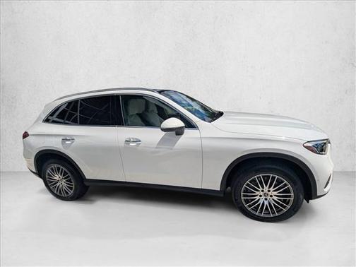 2025 Mercedes-Benz GLC 300 Base