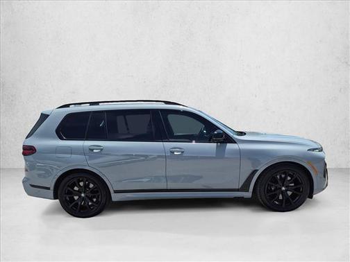 Brooklyn Grey Metallic 2025 BMW X7 M60i