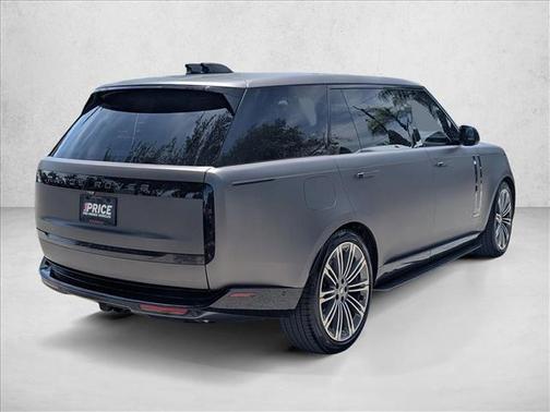 Ostuni Pearl White Metallic 2024 Land Rover Range Rover P530 Autobiography