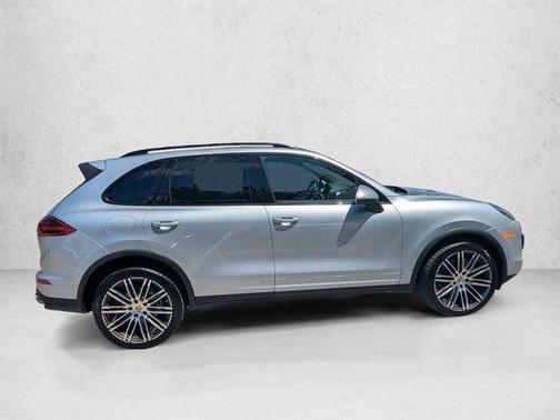 Rhodium Silver Metallic 2018 Porsche Cayenne S