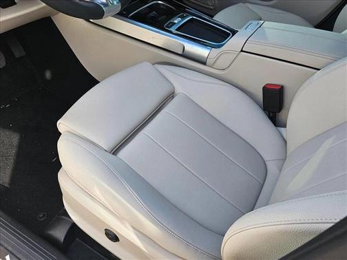 2025 Mercedes-Benz GLB 250 Base