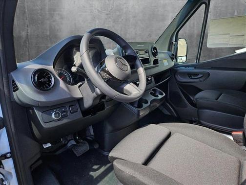 2025 Mercedes-Benz Sprinter 2500 Standard Roof