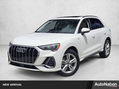 2022 Audi Q3 45 S line Premium