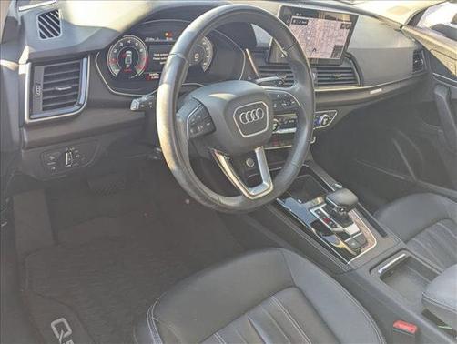 2022 Audi Q5 45 S line Premium Plus