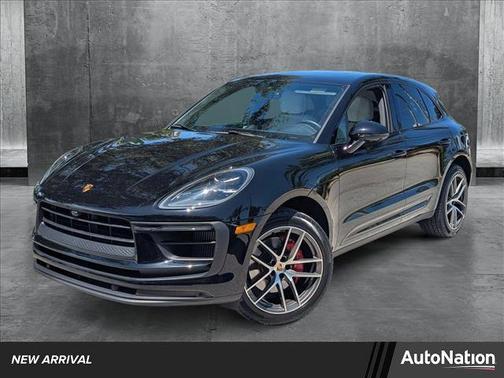 2022 Porsche Macan Base