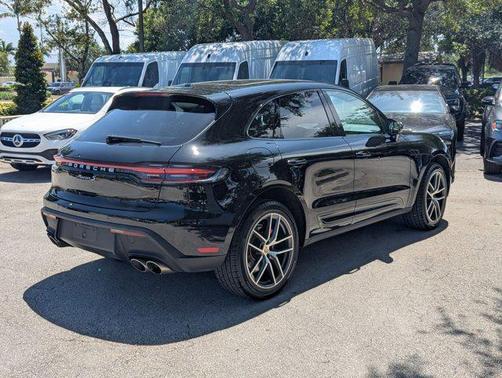 2022 Porsche Macan Base