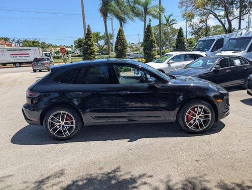 2022 Porsche Macan Base