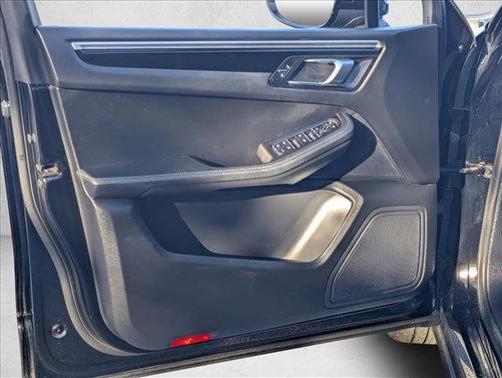 2018 Porsche Macan AWD