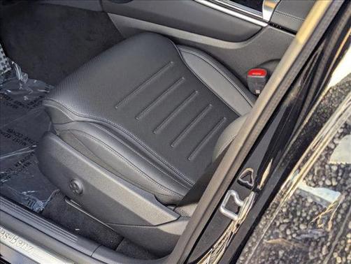 2026 Mercedes-Benz GLC 300 Base