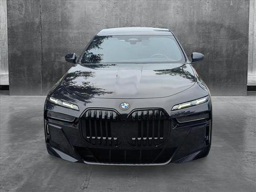 2023 BMW 740 i